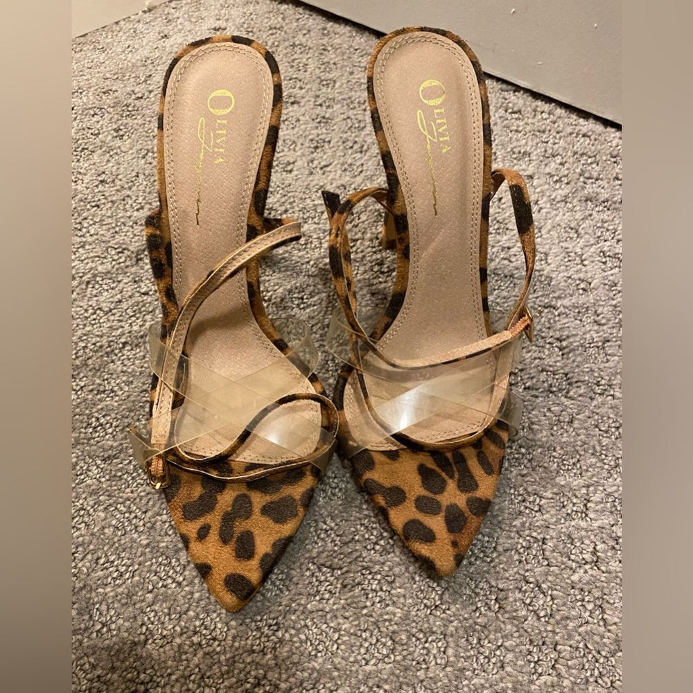 Heels
Animal print